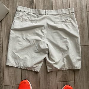 Nike dri fit golf shorts khaki 40